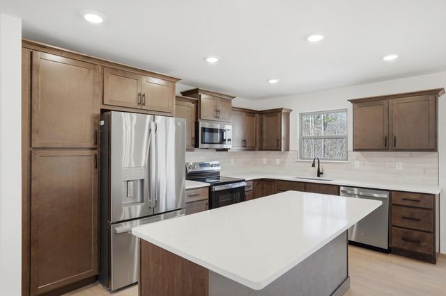 4905 S SCOTT BLVD, Columbia, MO 65203