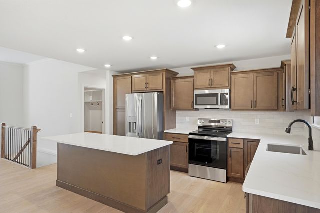 4905 S SCOTT BLVD, Columbia, MO 65203