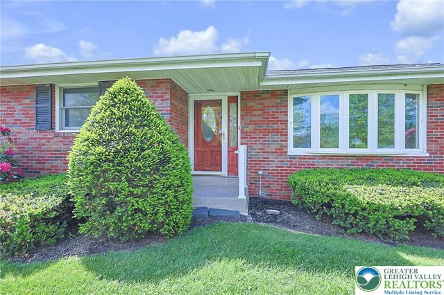 1004 Maple Street, Pottsville, PA 17901
