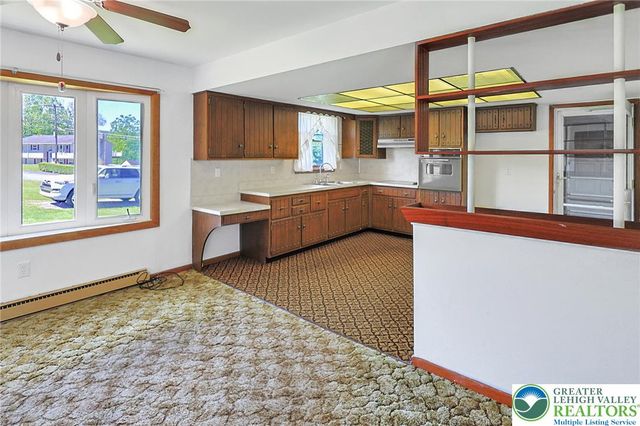 1004 Maple Street, Pottsville, PA 17901