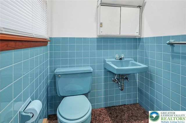 1004 Maple Street, Pottsville, PA 17901