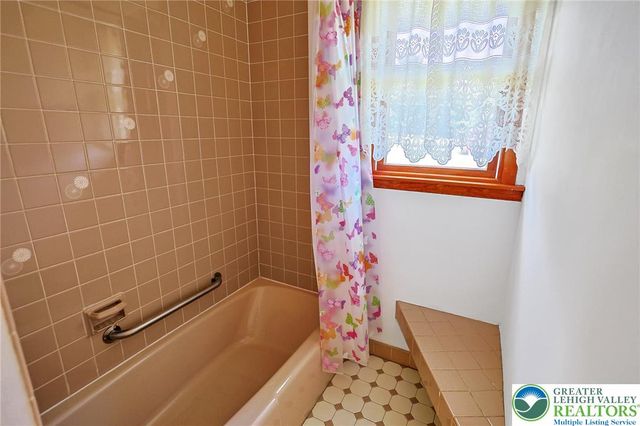 1004 Maple Street, Pottsville, PA 17901