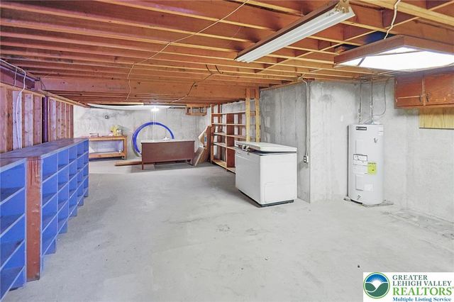 1004 Maple Street, Pottsville, PA 17901