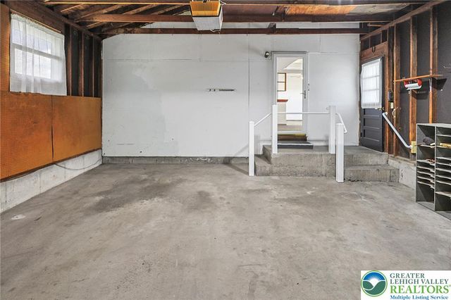 1004 Maple Street, Pottsville, PA 17901