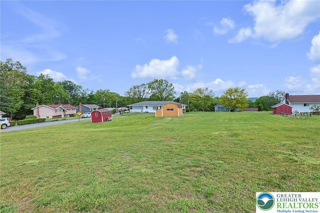 1004 Maple Street, Pottsville, PA 17901