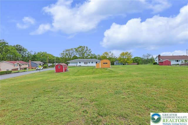 1004 Maple Street, Pottsville, PA 17901