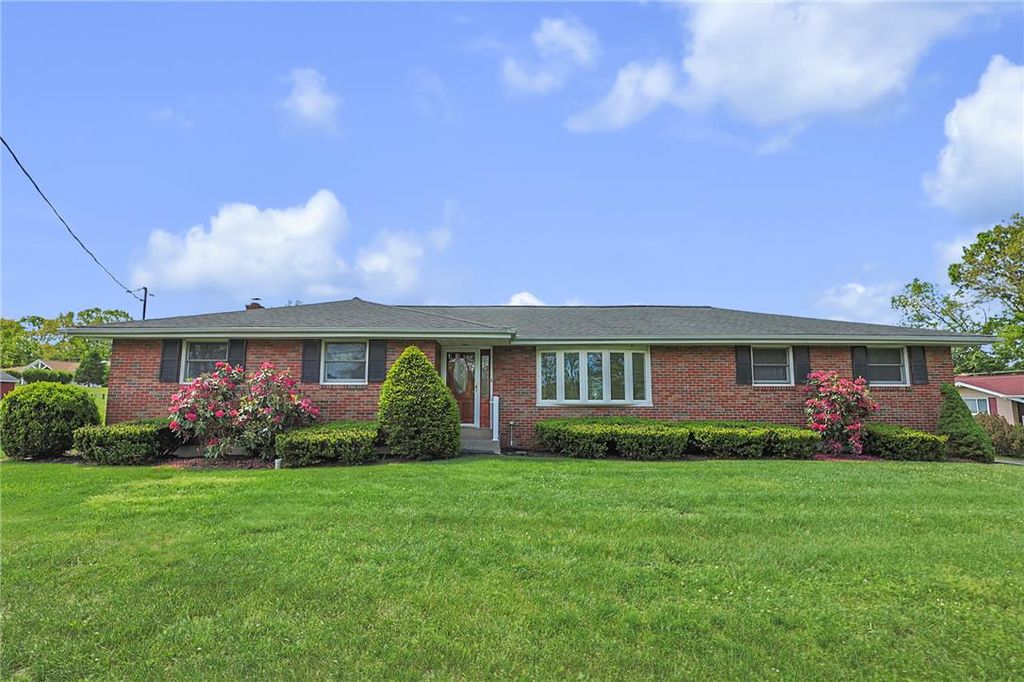 1004 Maple Street, Pottsville, PA 17901