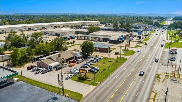 2305 Thompson Street, Springdale, AR 72764