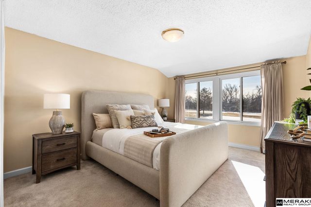 11705 Ruggles Circle, Omaha, NE 68164