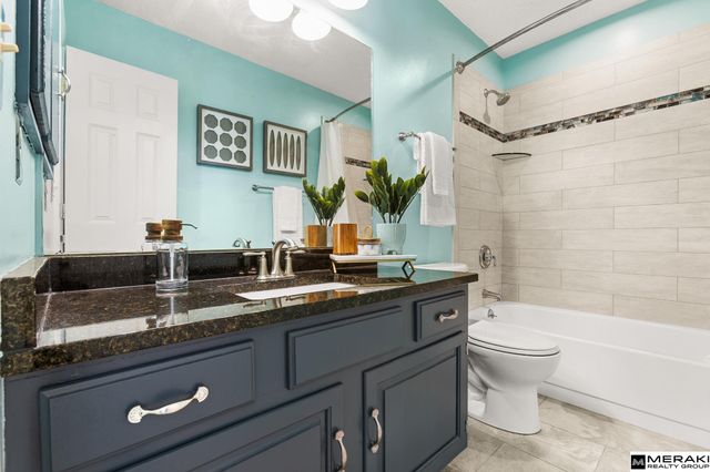 11705 Ruggles Circle, Omaha, NE 68164