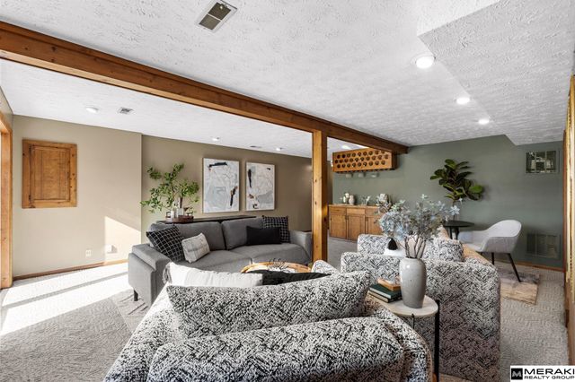 11705 Ruggles Circle, Omaha, NE 68164