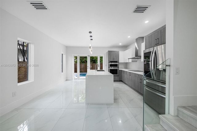 3142 Carter St 3142, Miami, FL 33133