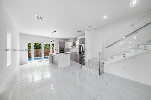 3142 Carter St 3142, Miami, FL 33133