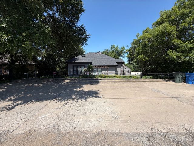 811 N Elm Street, Sherman, TX 75090