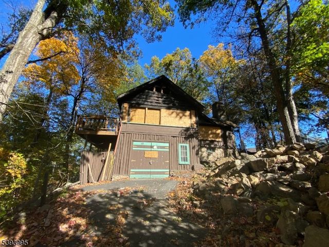 190 W Shore Trl, Sparta Twp., NJ 07871