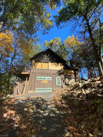 190 W Shore Trl, Sparta Twp., NJ 07871