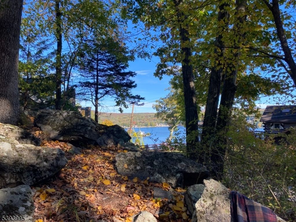 190 W Shore Trl, Sparta Twp., NJ 07871