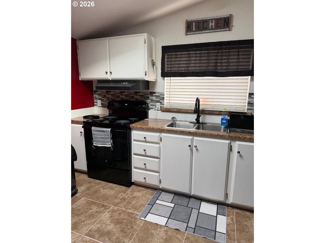 1570 KALLAKALLA Ct, Florence, OR 97439