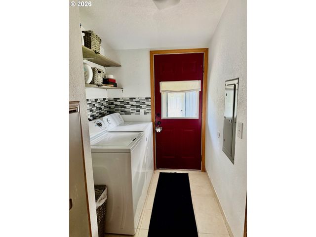 1570 KALLAKALLA Ct, Florence, OR 97439