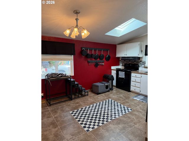 1570 KALLAKALLA Ct, Florence, OR 97439