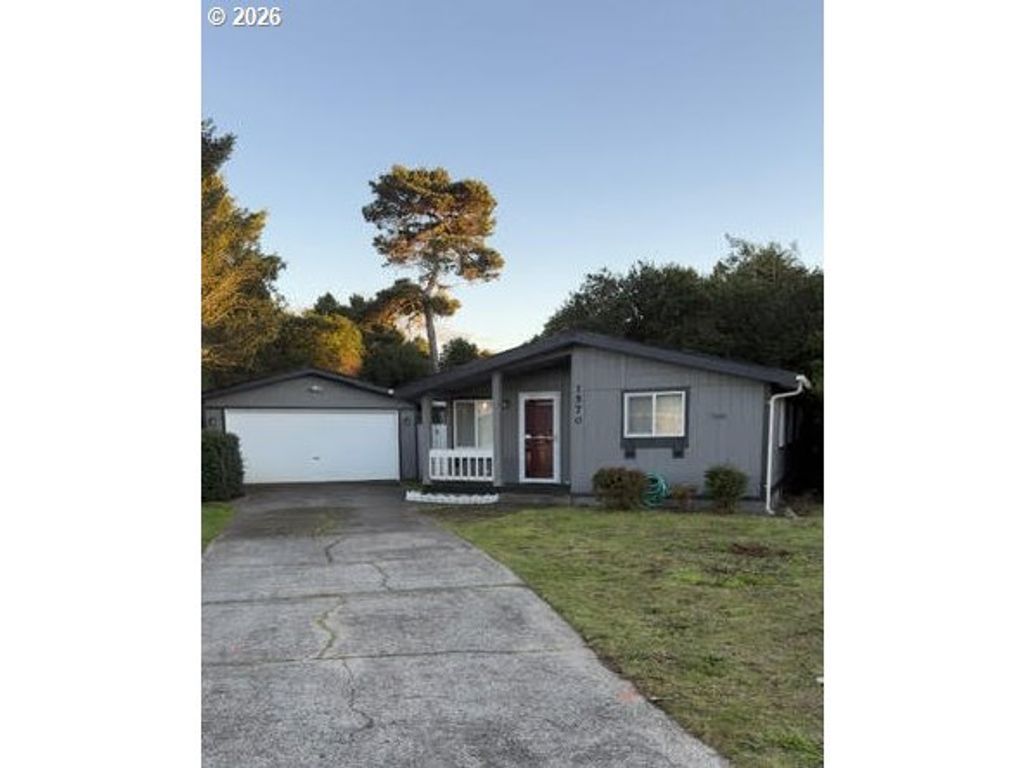 1570 KALLAKALLA Ct, Florence, OR 97439