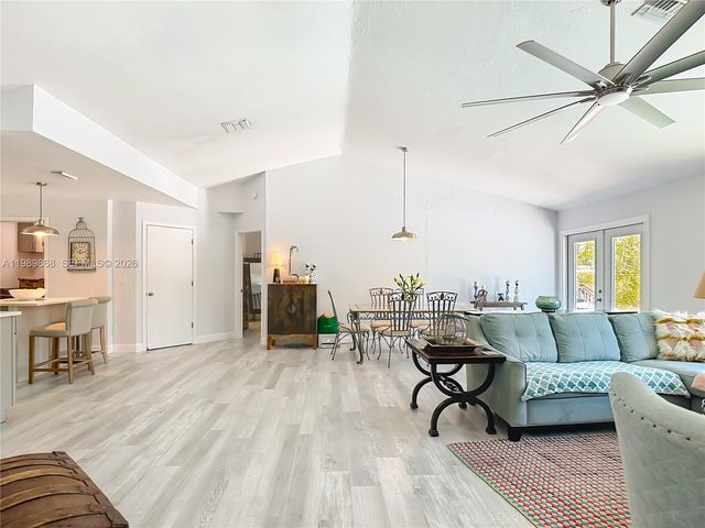 310 14th Street SE, Naples, FL 34117