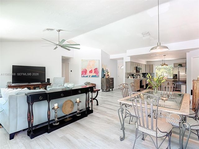 310 14th Street SE, Naples, FL 34117