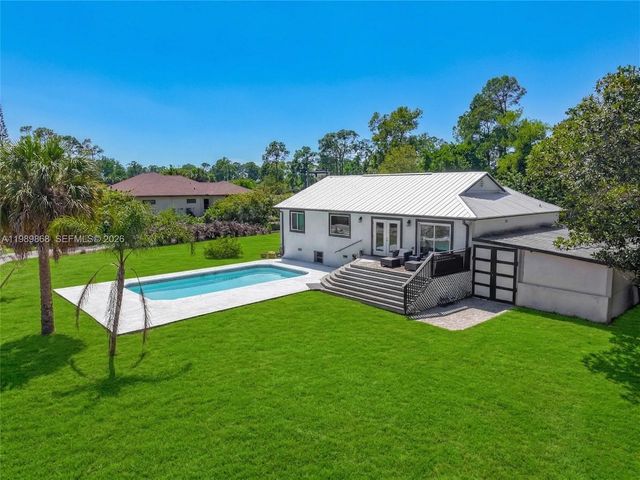 310 14th Street SE, Naples, FL 34117