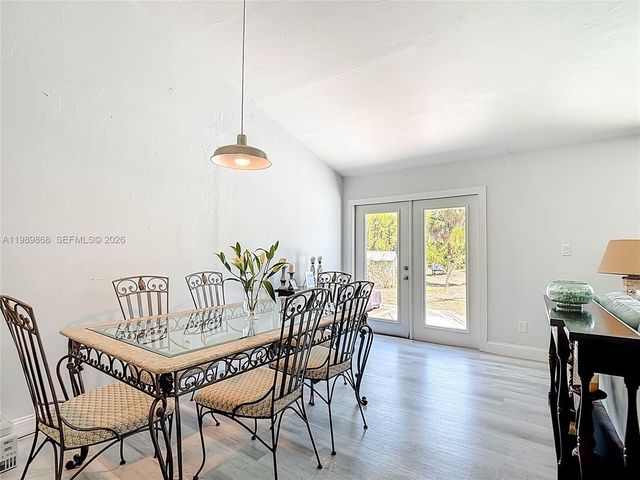 310 14th Street SE, Naples, FL 34117