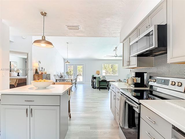 310 14th Street SE, Naples, FL 34117