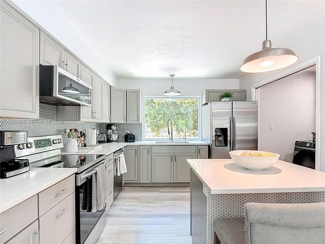 310 14th Street SE, Naples, FL 34117