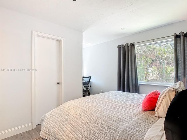 310 14th Street SE, Naples, FL 34117