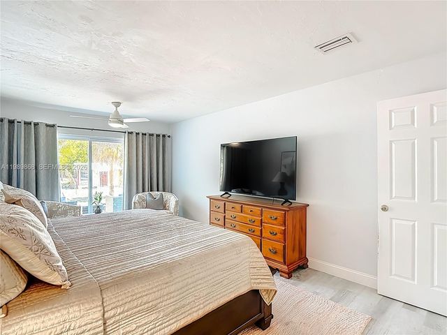 310 14th Street SE, Naples, FL 34117