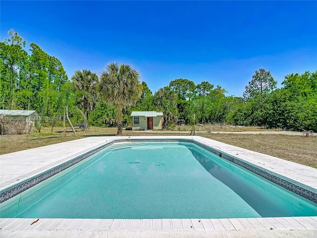 310 14th Street SE, Naples, FL 34117