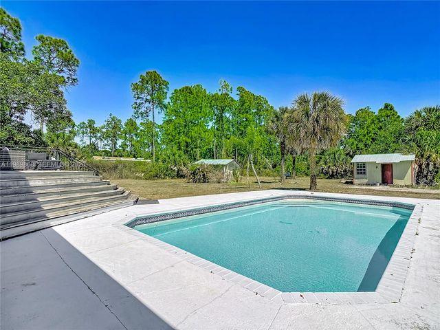 310 14th Street SE, Naples, FL 34117