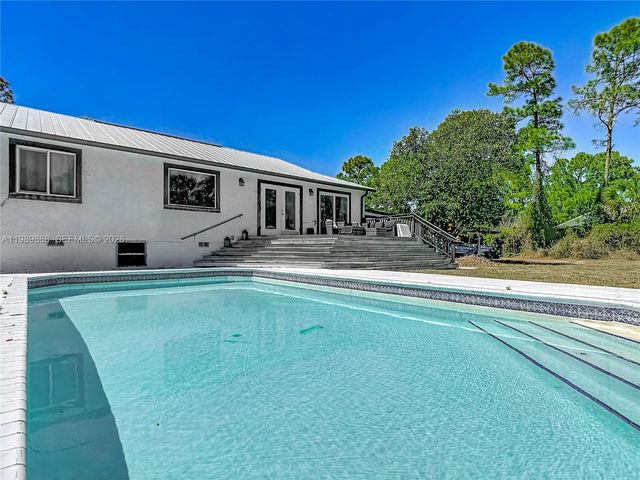 310 14th Street SE, Naples, FL 34117