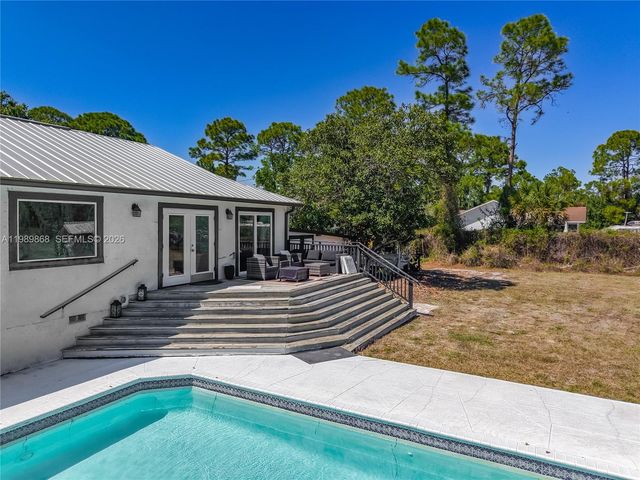 310 14th Street SE, Naples, FL 34117