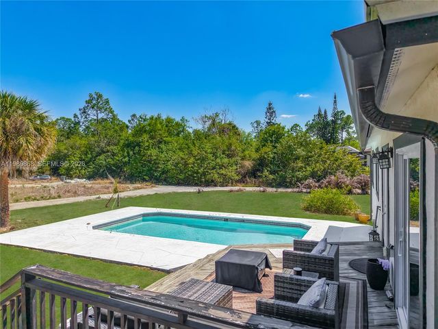 310 14th Street SE, Naples, FL 34117