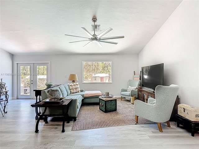 310 14th Street SE, Naples, FL 34117