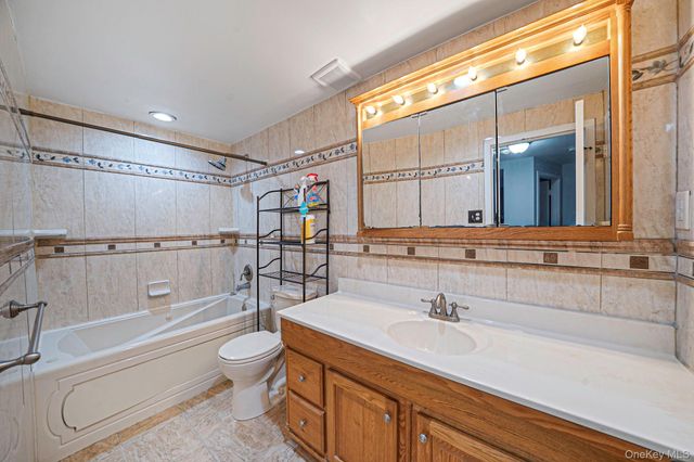 140 Golf Lane, Medford, NY 11763