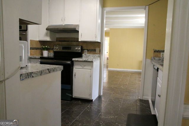 1903 Ridgewood Drive, West Point, GA 31833