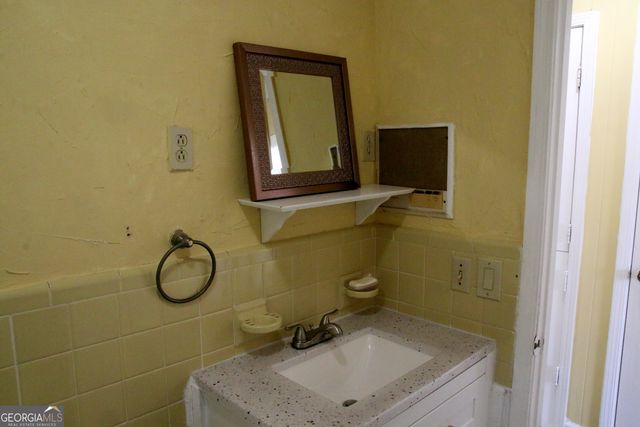 1903 Ridgewood Drive, West Point, GA 31833