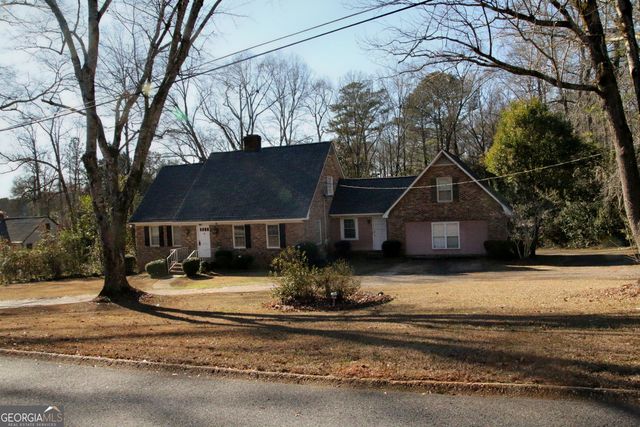 1903 Ridgewood Drive, West Point, GA 31833