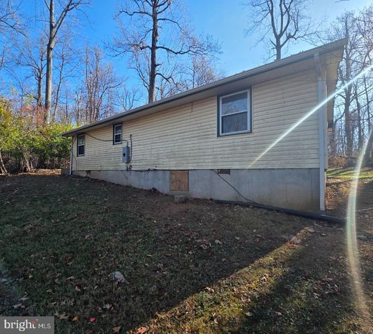 3717 FREEZELAND RD, Linden, VA 22642