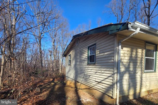 3717 FREEZELAND RD, Linden, VA 22642