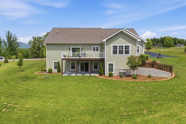 85 Old Cabin TRL, Boones Mill, VA 24065