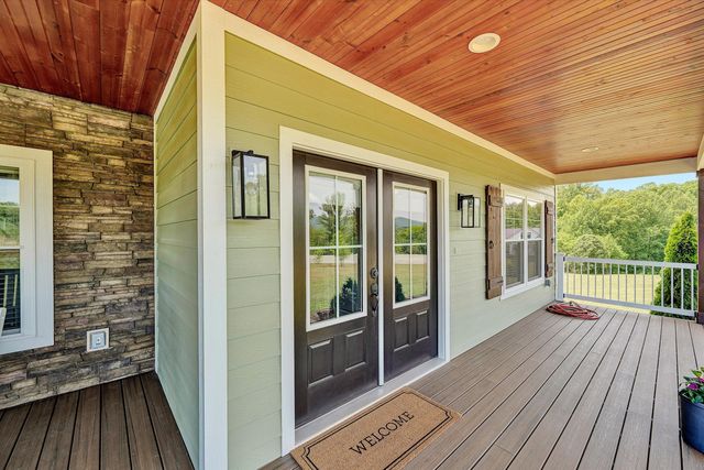 85 Old Cabin TRL, Boones Mill, VA 24065