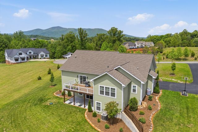 85 Old Cabin TRL, Boones Mill, VA 24065