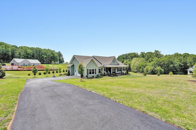 85 Old Cabin TRL, Boones Mill, VA 24065
