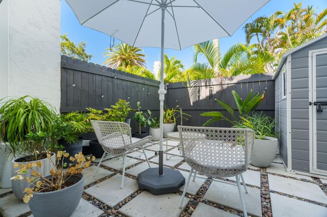 1321 Bayview Dr 4, Fort Lauderdale, FL 33304